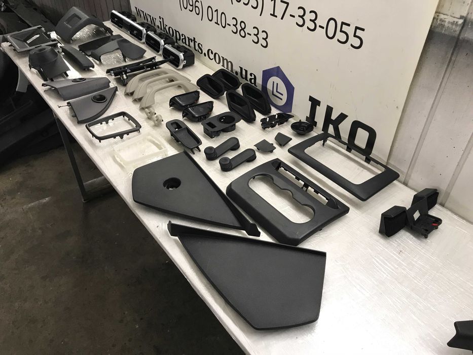 Накладка пластик салону RENAULT DUSTER ІІ дастер 2 запчастини розборка