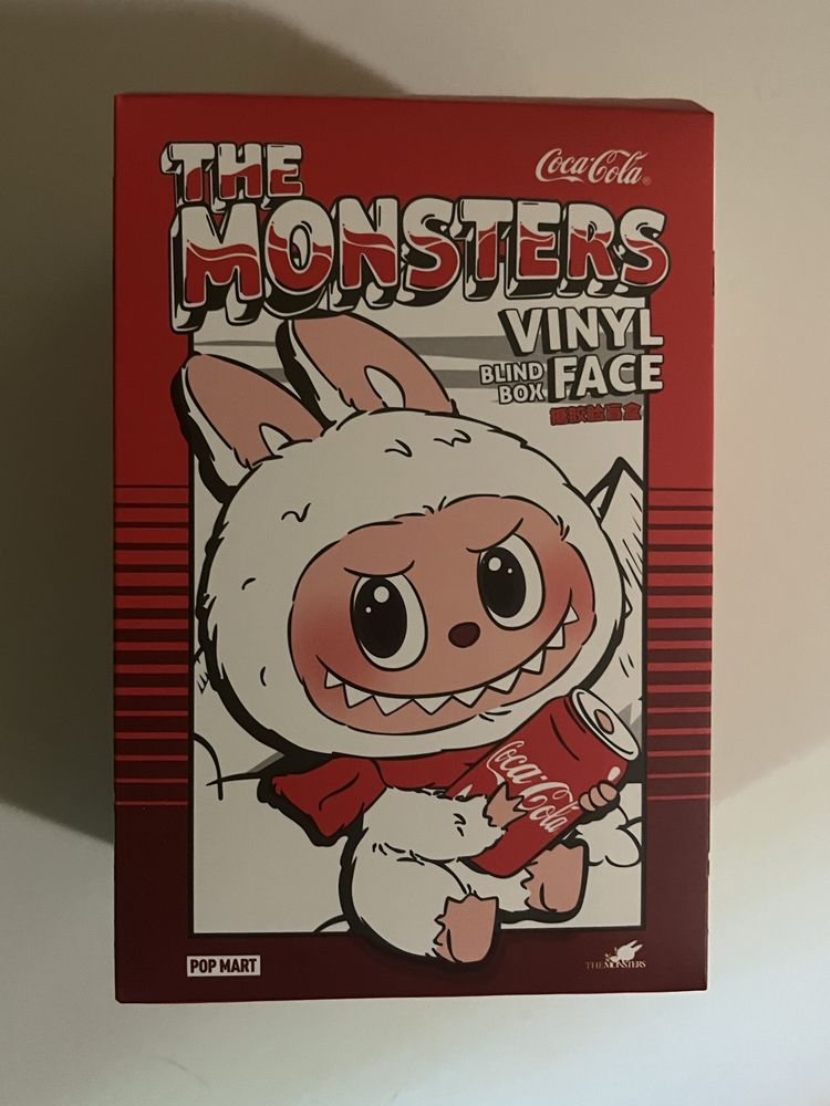 The Monsters x Coca-Cola — фігурка в подарунковій коробці labubu банка
