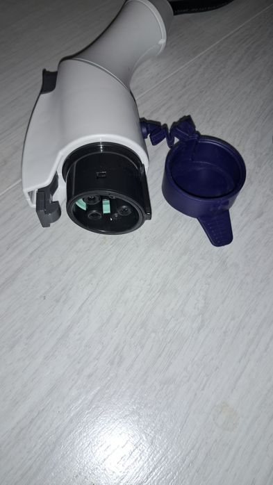 Зарядний пристрій Nissan Leaf