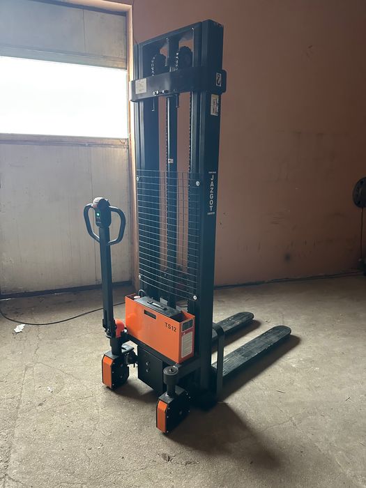 Wózek masztowy elektryczny Jazgot