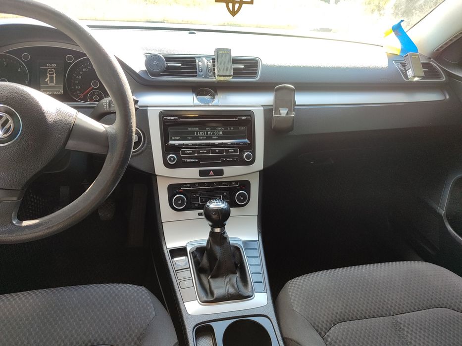 Продам автомобіль Volkswagen Passat B7