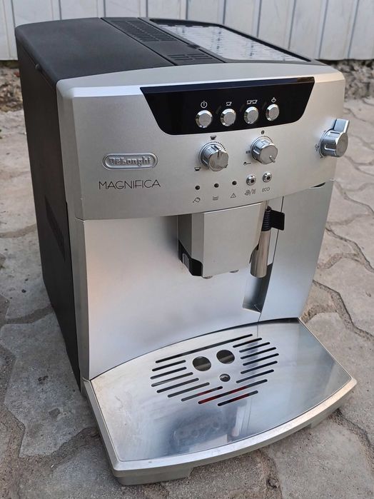Кофемашина кофеварка Делонджи DeLonghi ESAM 04.110 Magnifica S
