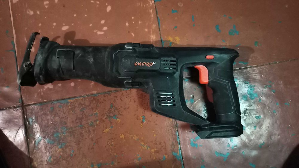 Акумуляторна шабельна пила Dnipro-M DRS-200 + Подарунок