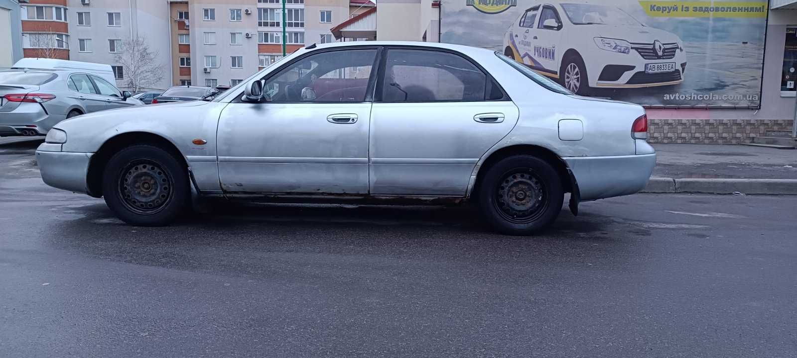 легкове авто MAZDA