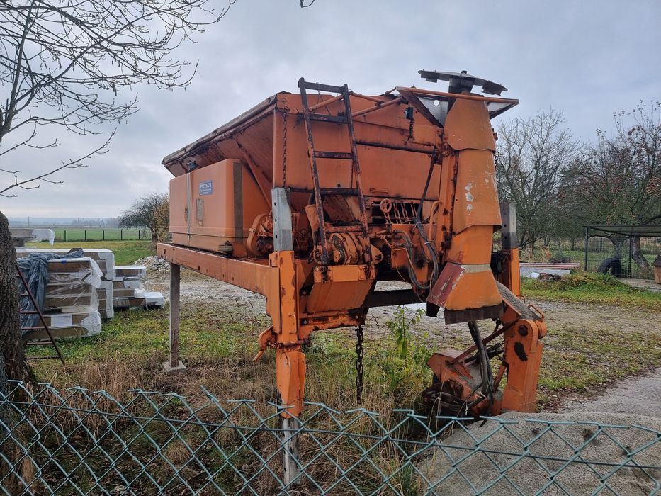 Piaskarka i pług, posypywarka, solarka