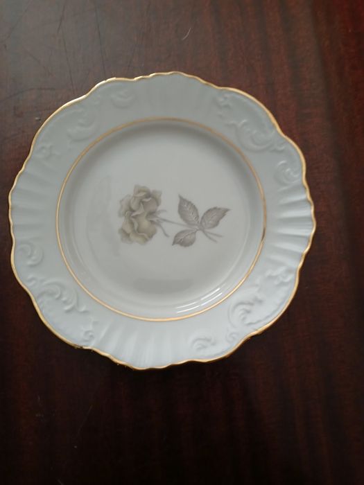 Vendo pratos vista alegre