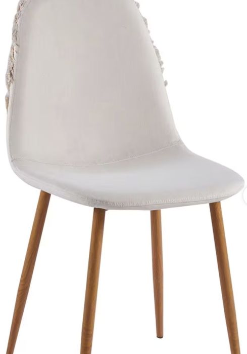 Cadeiras boho bordadas atras homestaging