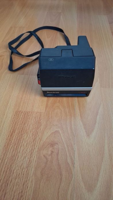 Вінтажна фотокамера митєвого друку Polaroid Sun600 LMS