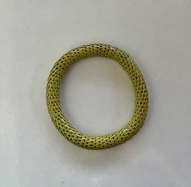 Lindissimas pulseiras para festa e ocasiões informais.
