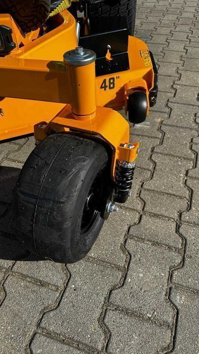 CubCadet Zero Turn XZ7 L122 Ultima traktor ogrodowy Dostępny od ręki!