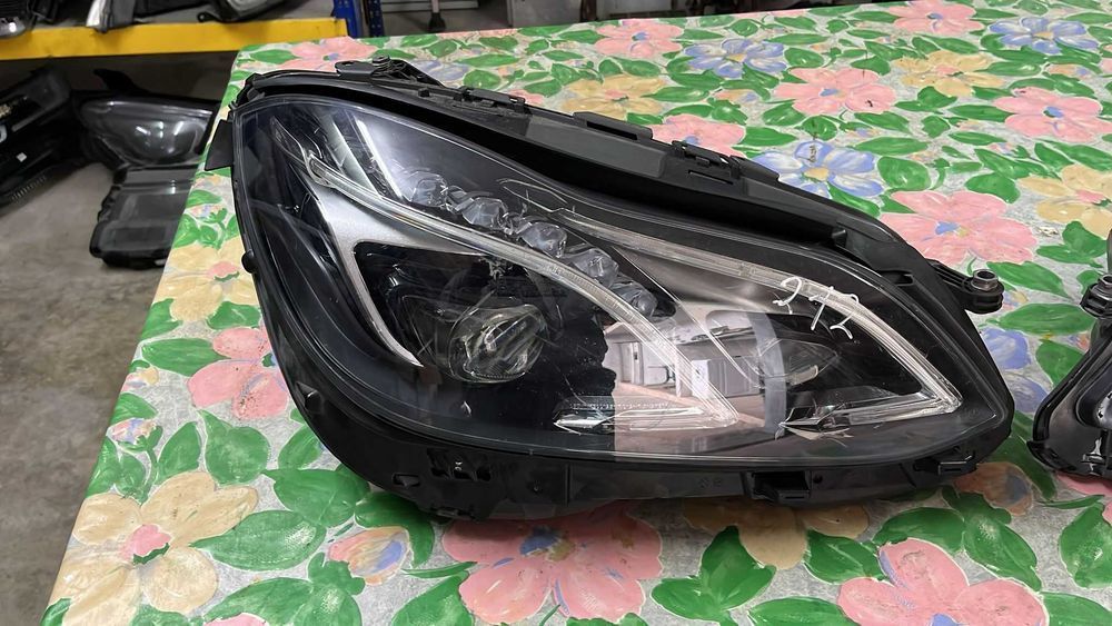 Par Faróis Mercedes Benz W212 (Intelligent Light System)