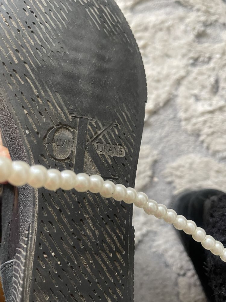 Botki na koturnie skora zamsz calvin Klein 40