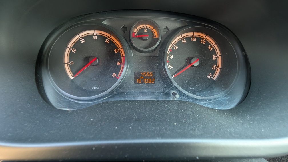 Opel Corsa 2009 rok
