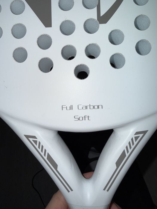 Nowa biała rakieta do padla – carbon + pianka EVA