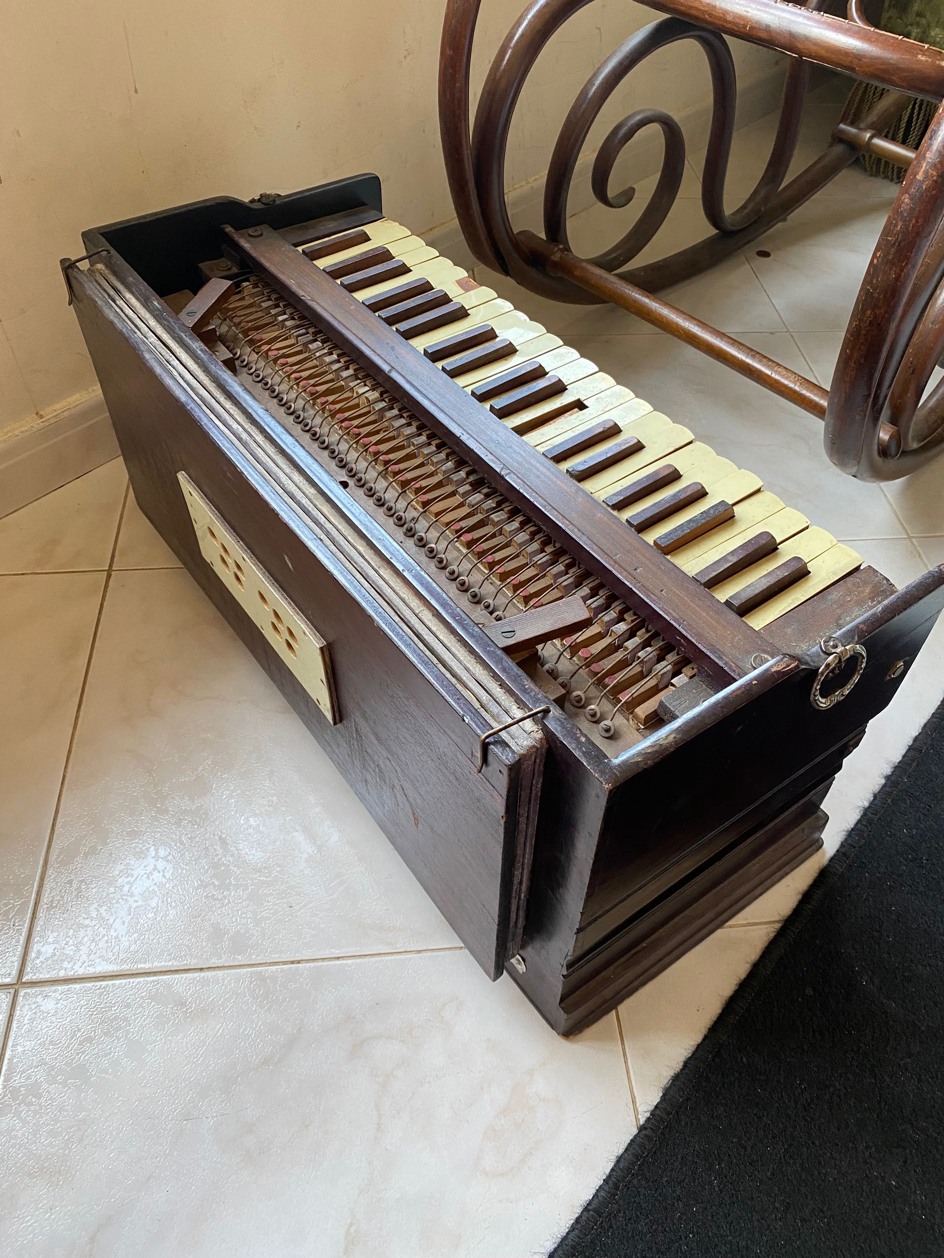 Harmônio Piano Fole França séc XIX 68 cm Funciona