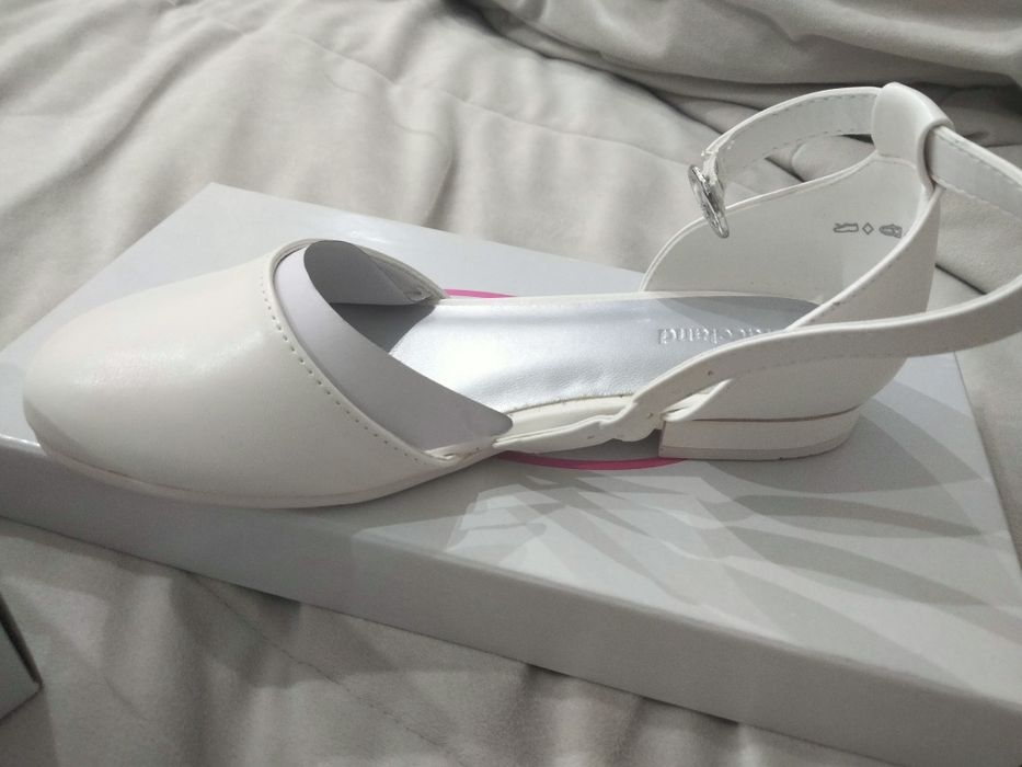 Buty komunijne białe nowe metki