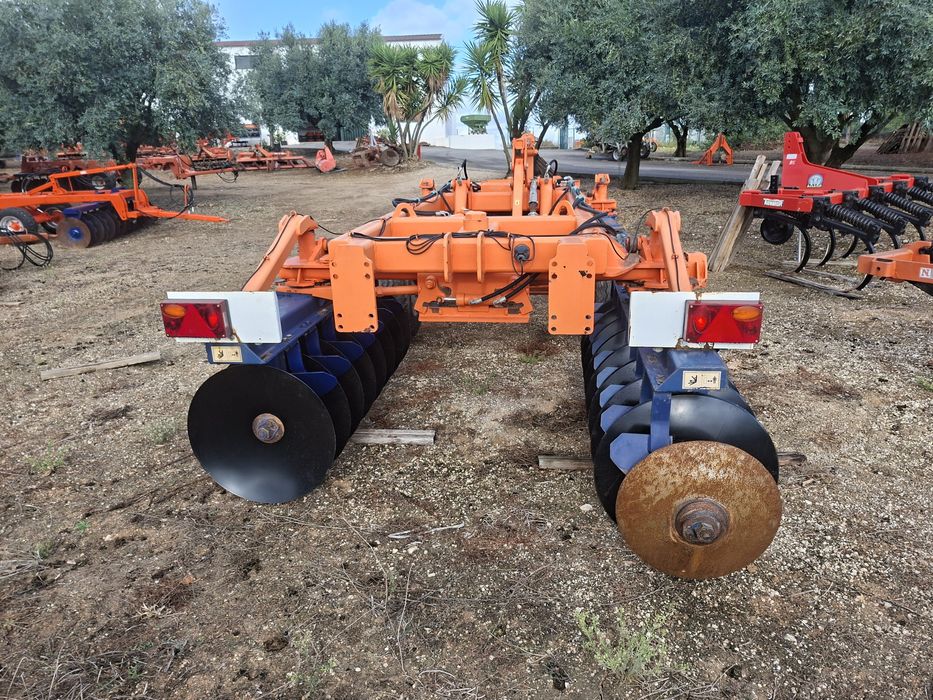 Grade de discos agrícola