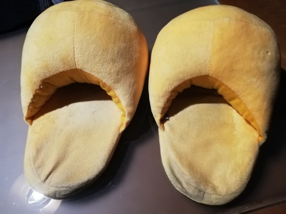 Pantufas com boneco, tamanho 36/38