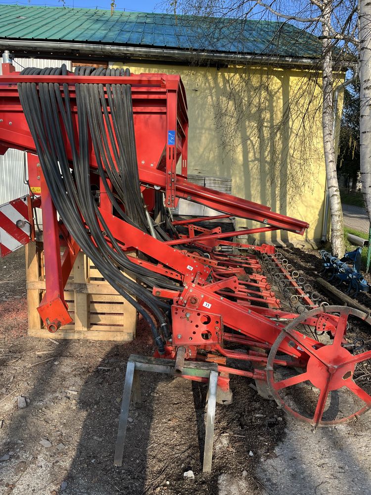 Kuhn Venta 3-4m pneuamtyczny