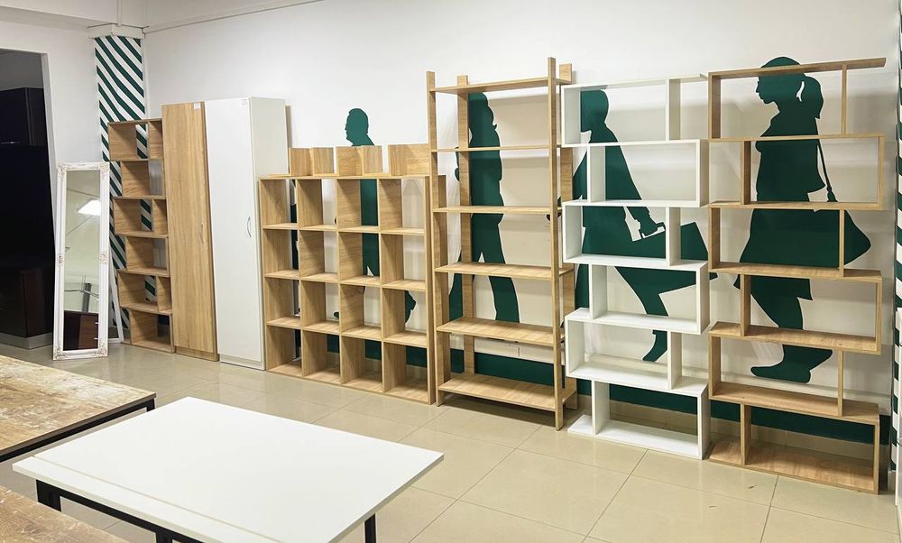 РОЗПРОДАЖ СКЛАДУ МЕБЛІВ,столи,крісла,техніка,тумби,стелажі, комоди