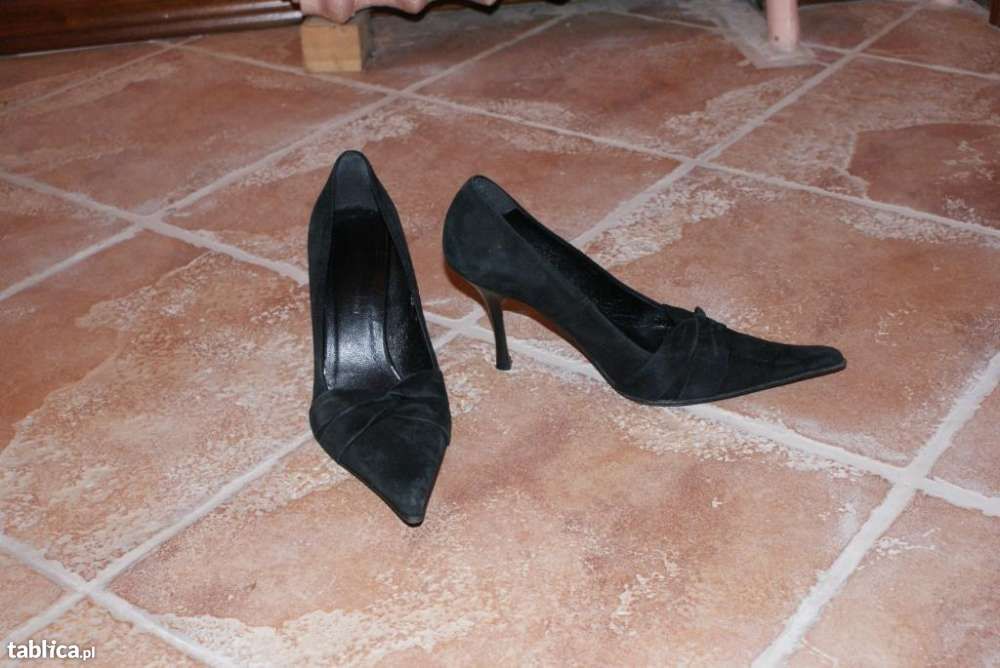 śliczne, czarne zamszowe buty na obcasie r. 36 super na sylwestra !