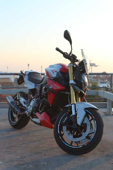BMW F900R (como nova)