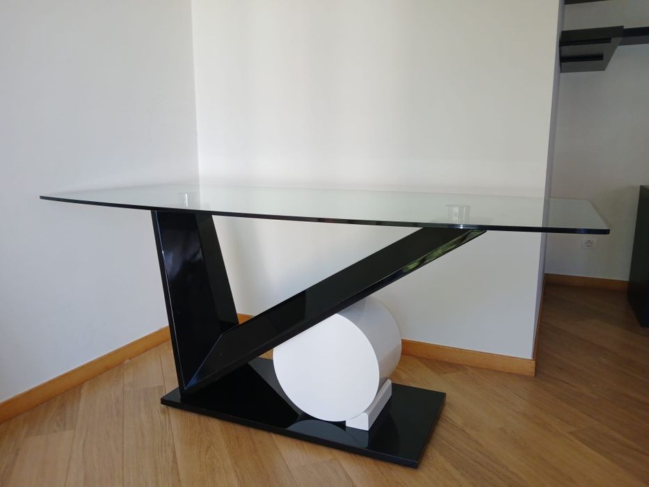 Glass dining table, 6 seats64584812552067120