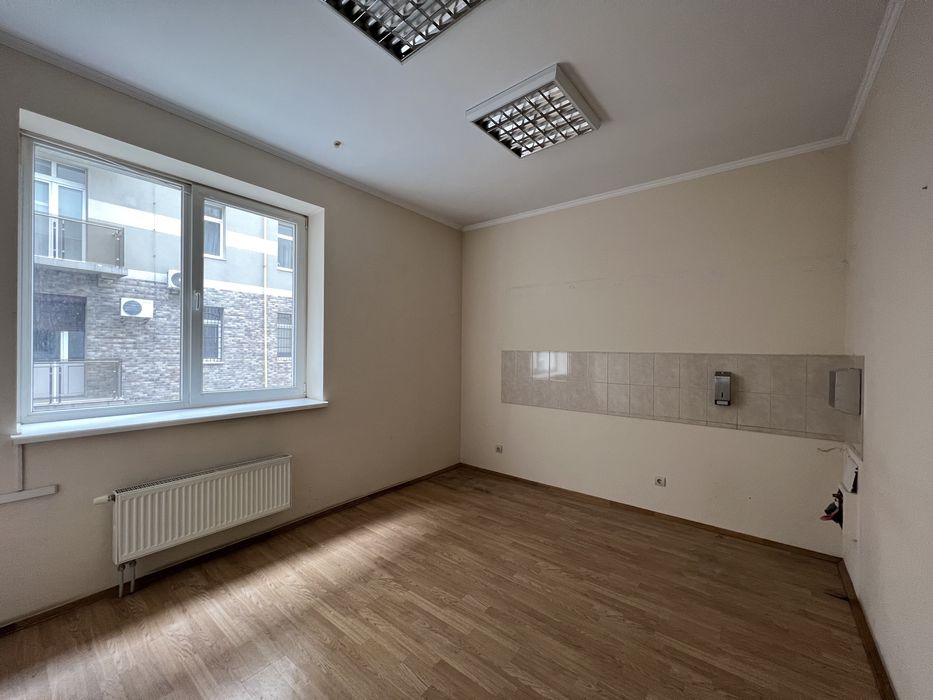 Оренда офісів від 20-35 (м2) в БЦ, біля Податкової