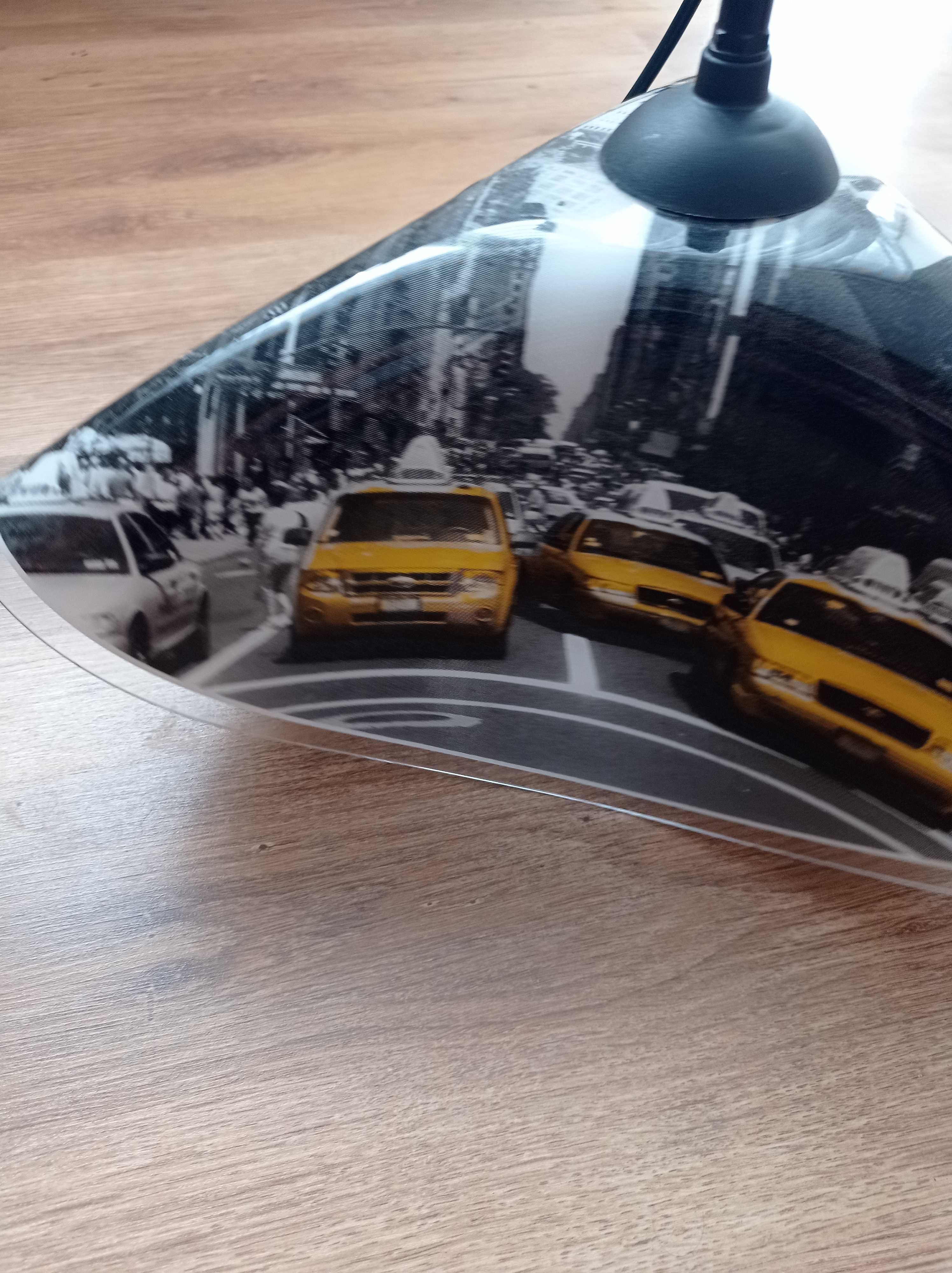 Lampa na lince motyw New York