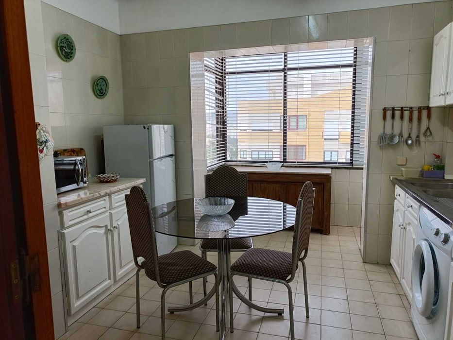 oportunidade única - elegante t1 na 1ª linha frente ao mar