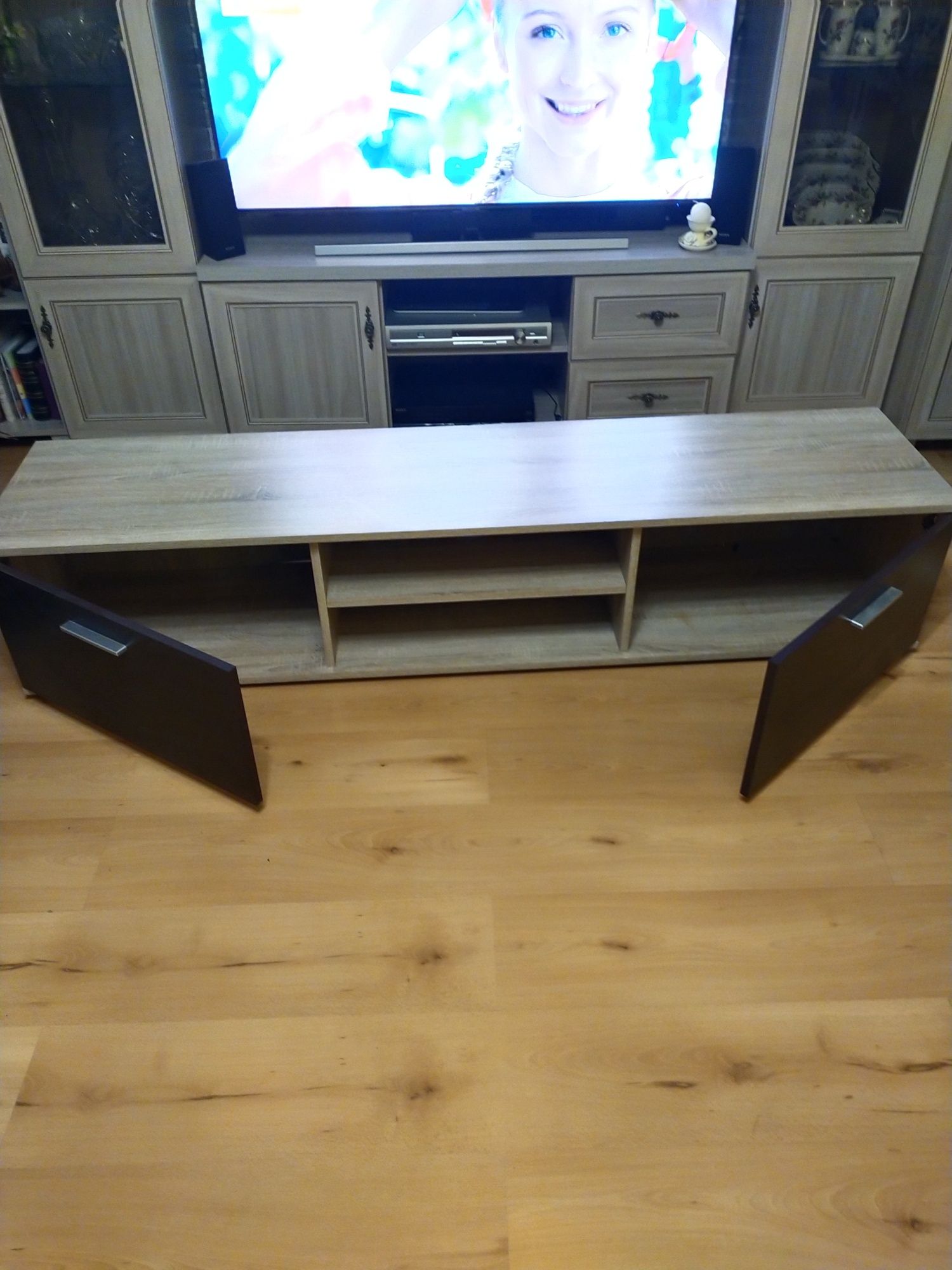 Szafka pod telewizor