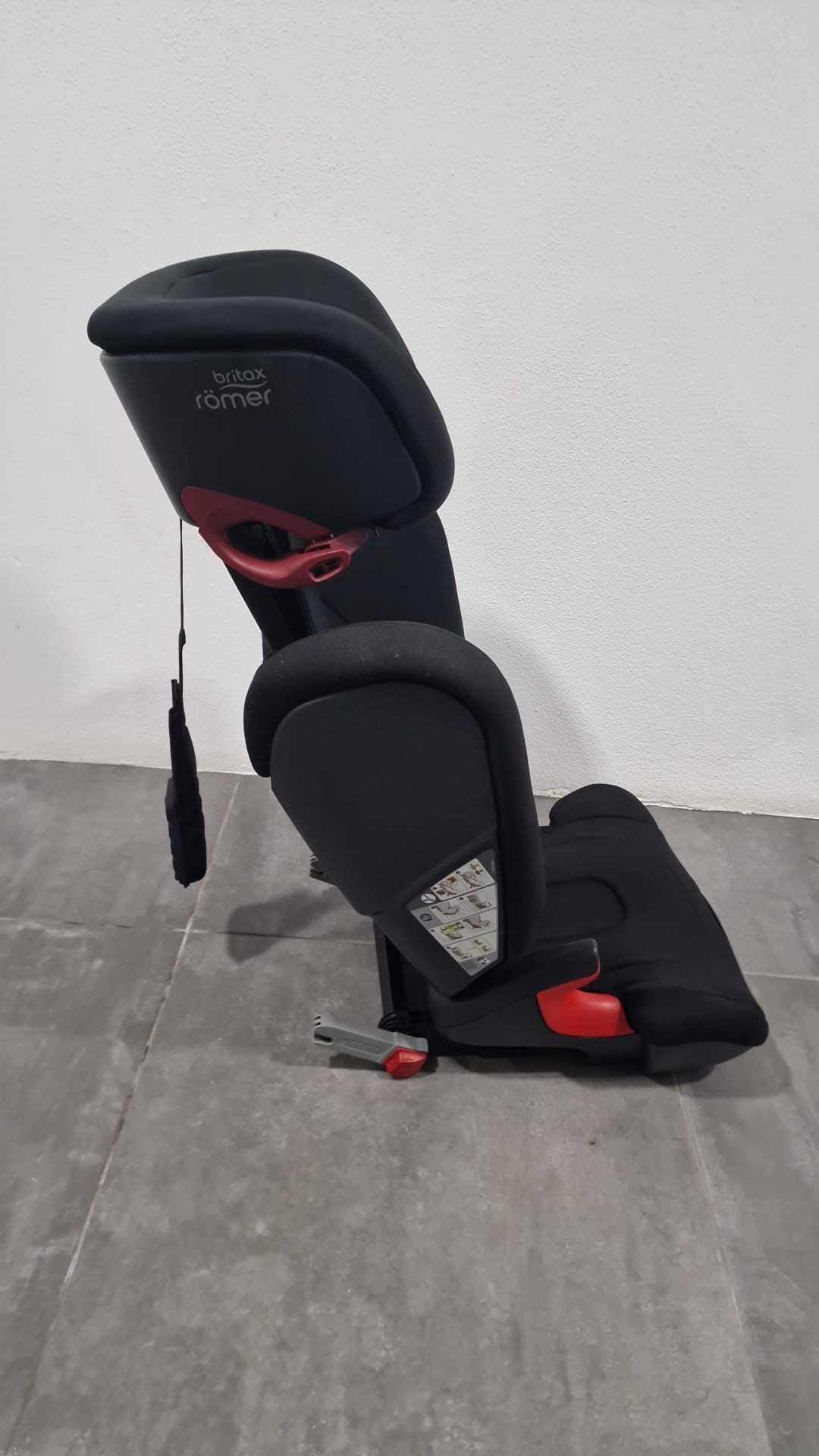 Cadeira de bebé auto Britax Romer Isofix. Em muito bom estado.