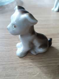 Porcelanowa figurka psa Połonne