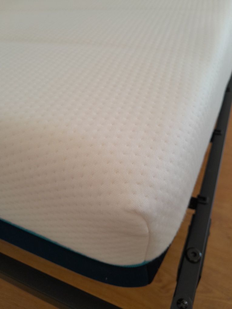 Cama de solteiro com colchão