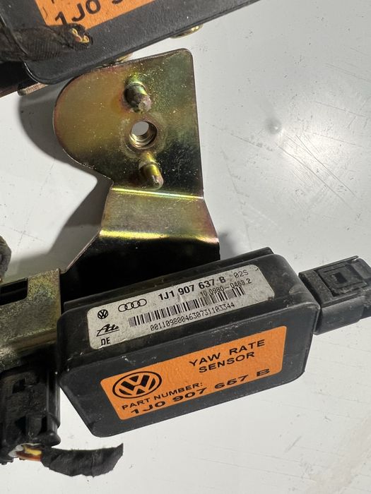 Датчик угла повороту руля esp golf 4 1J1 907 637 B