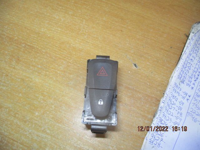Interruptor E3160101 RENAULT MEGANE 3 2011 4 Piscas DACIA SANDERO 2016 4 Piscas  DACIA SANDERO II FASE 1 2013 1.5DCI 90CV 5P AZUL 4 PISCAS