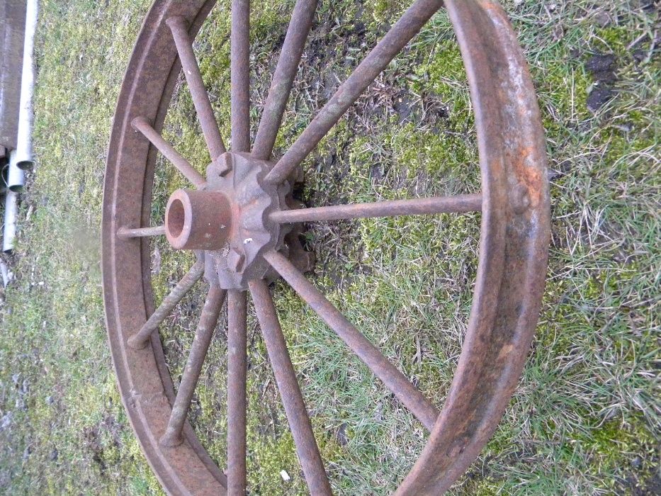zabytkowe koło metalowe od pojazdu wojskowego 62cm nr 2