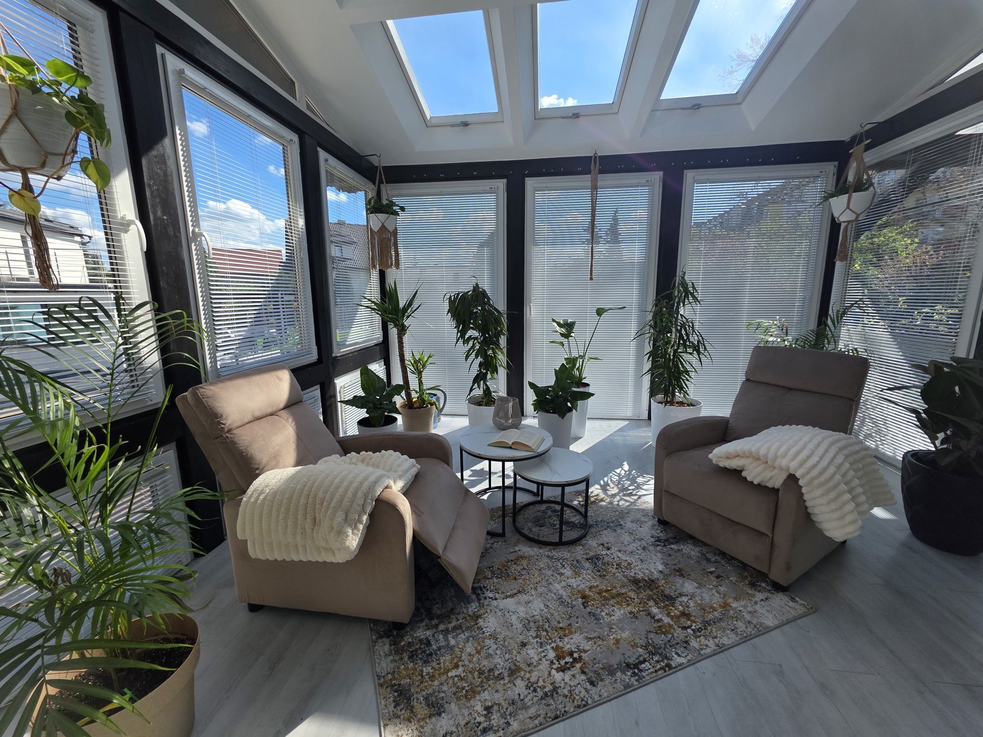 Apartament w centrum z banią, kominkiem i oranżerią