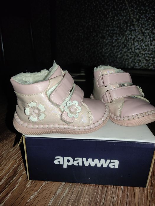 Зимові ботиночки для дівчинки !