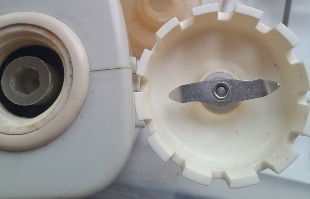 Міксер Рось в робочому стані