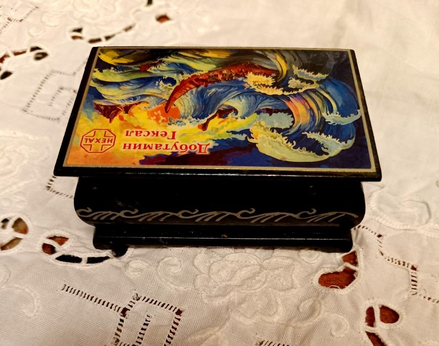 Шкатулка дерев'яна