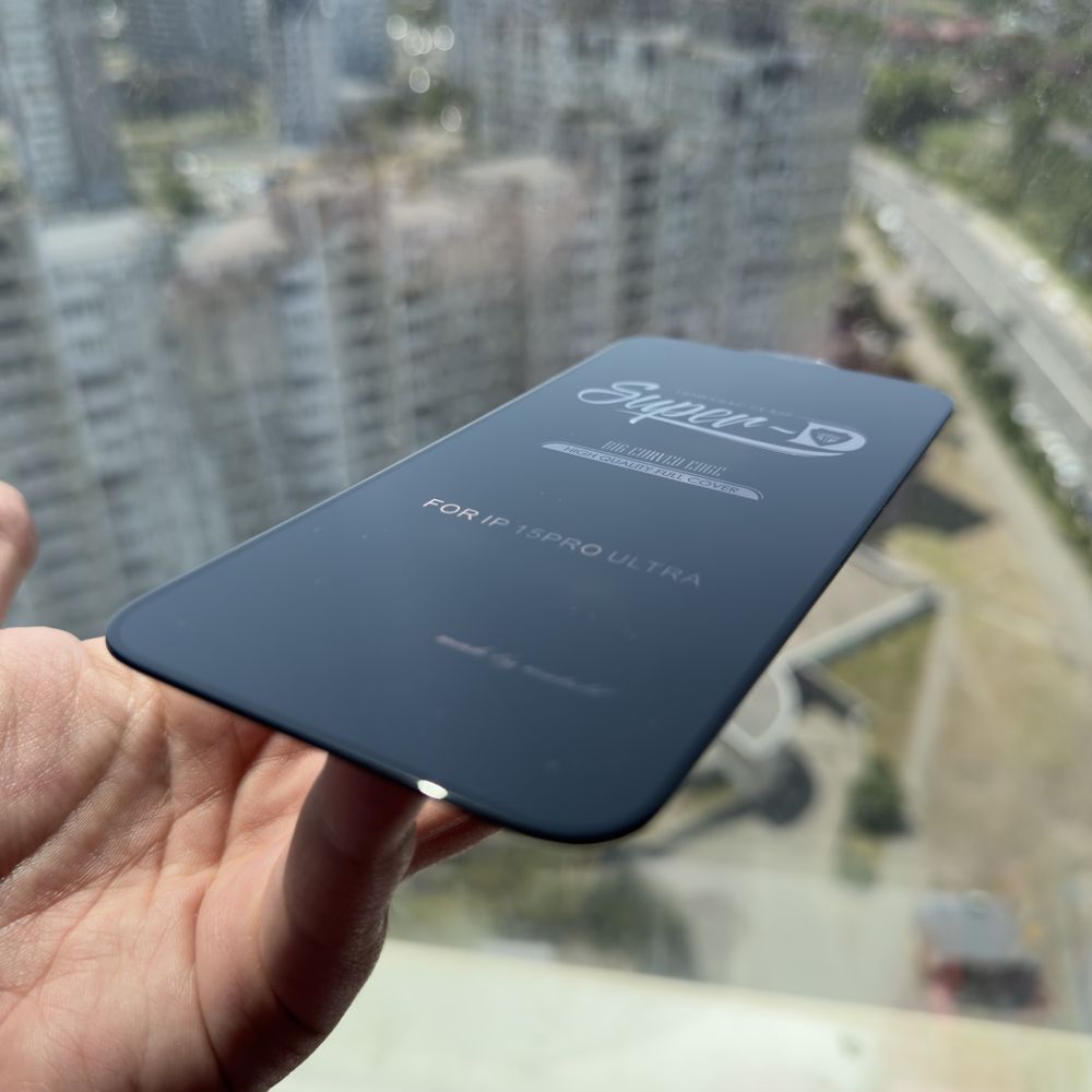 Защитное стекло SuperD на Iphone 15 pro max