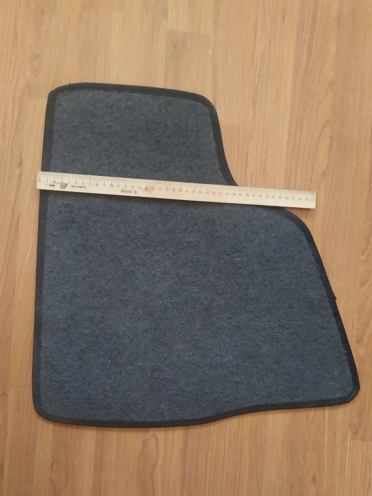 Коврик для автомобиля (текстиль) размер 48*48 см