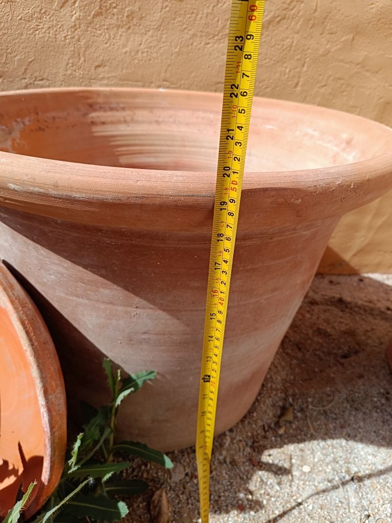 Vasos e potes em barro/terracota, tamanhos diferentes