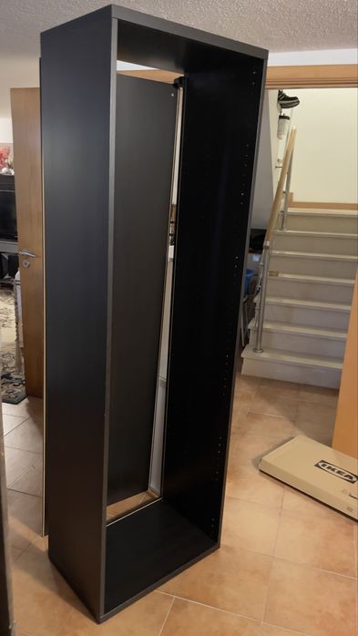 Movél IKEA, modelo Besta