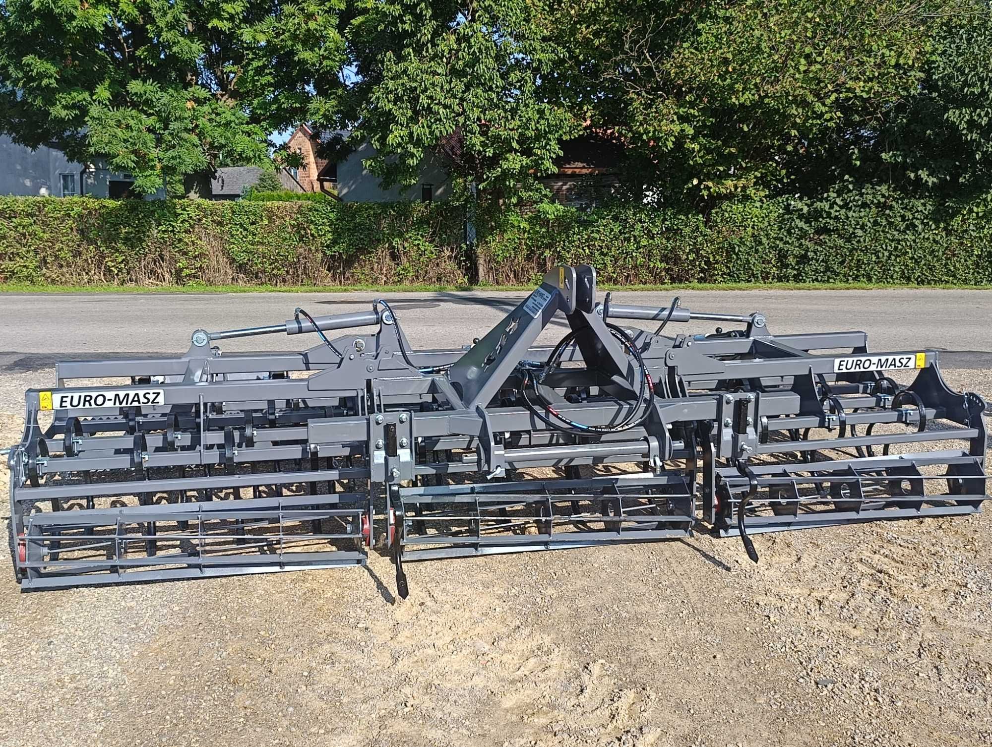 Agregat uprawowo-przedsiewny/ 4 rzędy zębów/ hydrauliczny EURO-MASZ