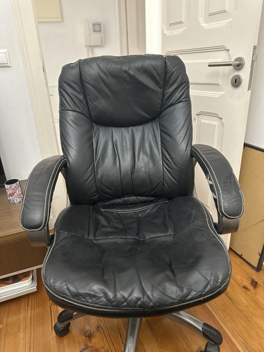 Cadeira Escritorio confortavel semi nova