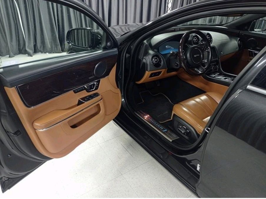 Jaguar XJ 3.0 V6 Kompressor AWD Portfolio