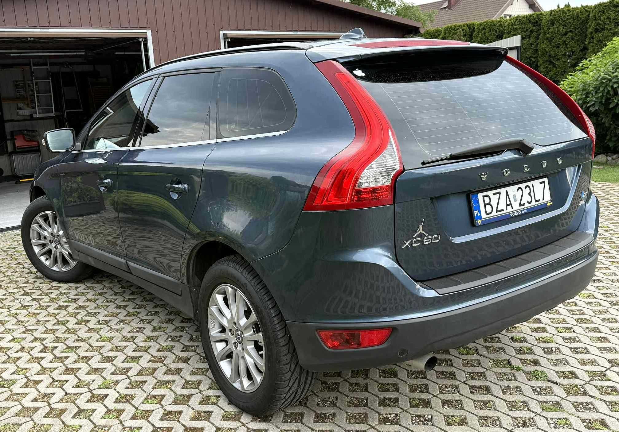 Volvo XC60 2.4 D5 Polski salon niski przebieg super stan