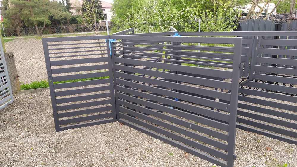 Brama skrzydłowa furtka słupy. Komplet